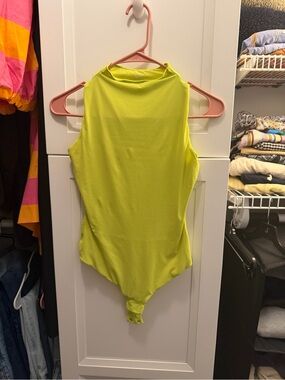 Skims Fits Everybody Neon Lime Sleeveless Mock Neck Bodysuit size Small